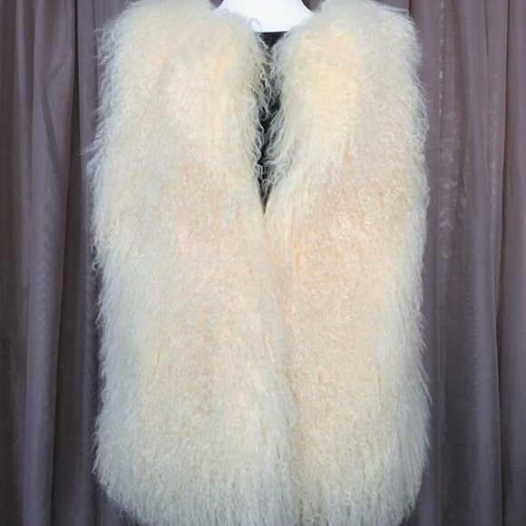 UGG Vest - Picture 1 of 9